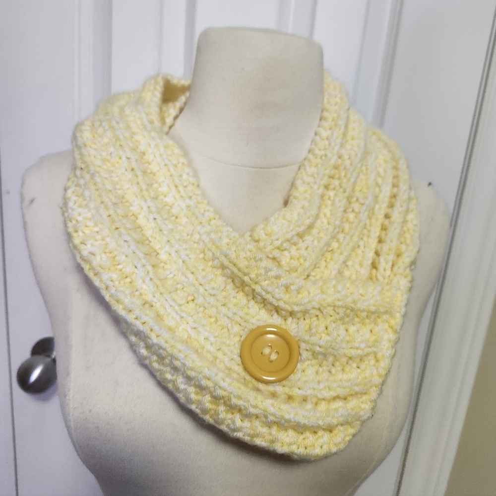 Yellow Cozy Knit Scarf